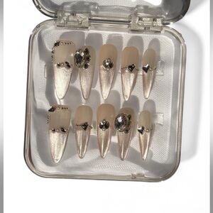 Elegant Gold Press-On Nails with Rhinestones